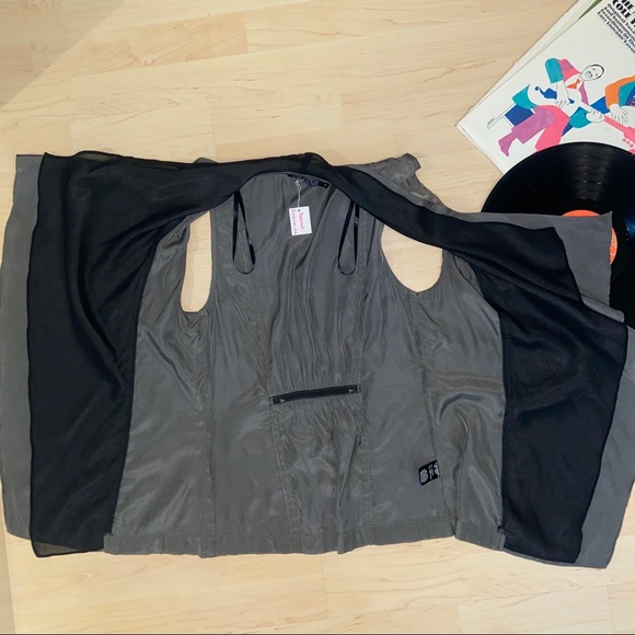 SOLD OFFSITE - Picture 2 of 6